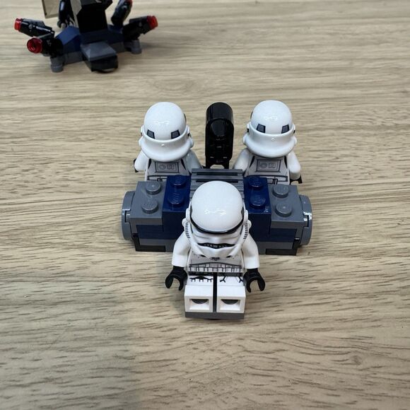 LEGO Star Wars: Imperial Dropship 20th Anniversary Edition (75262) 100% Complete - Picture 7 of 10